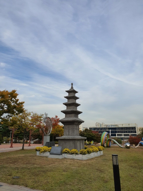 염원탑 건립 사진